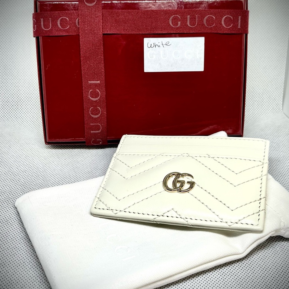 Gucci GG Marmont Card Case - NWT
Box, Bag, Dust Bag, Cards, & Ribbon included - Picture 6 of 15